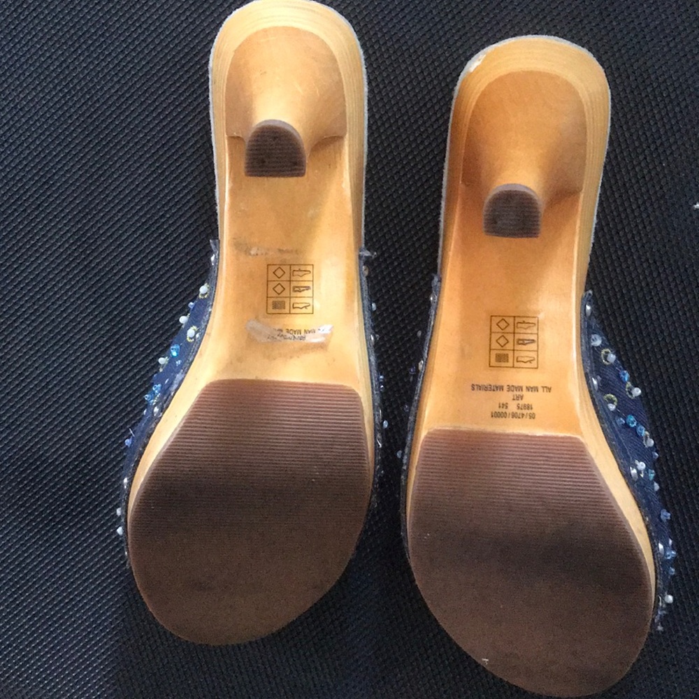 Shoes - Picture 3 of 4